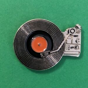 Record / Turntable Metal Pin ❤